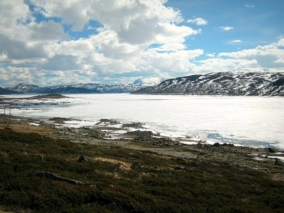 Strandavatnet og Hallingskarvet