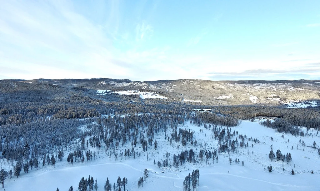 Nesfjellet sett fra luften om vinteren