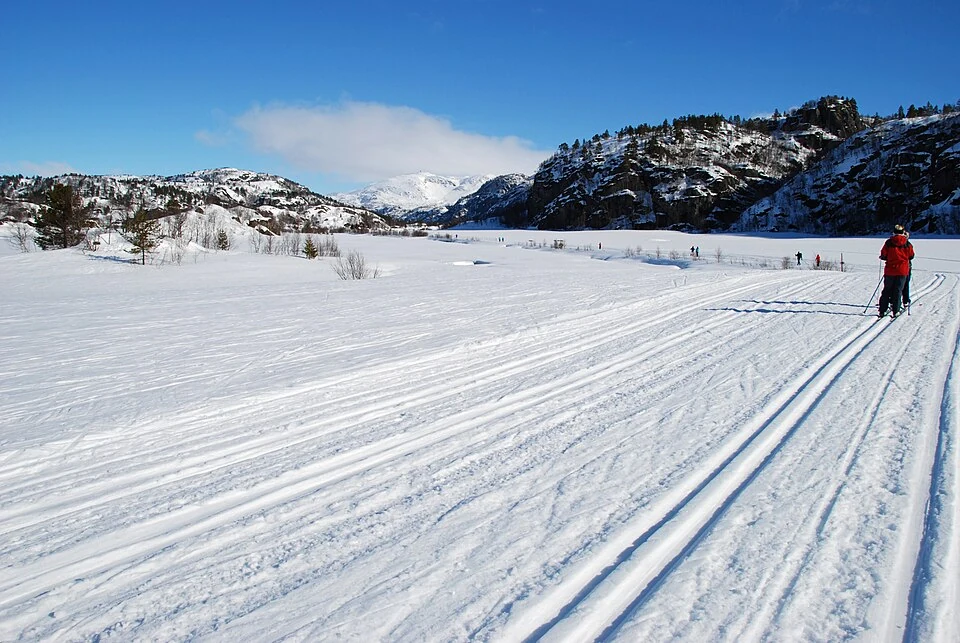 Vinterlandskap og langrennsspor i Sirdal